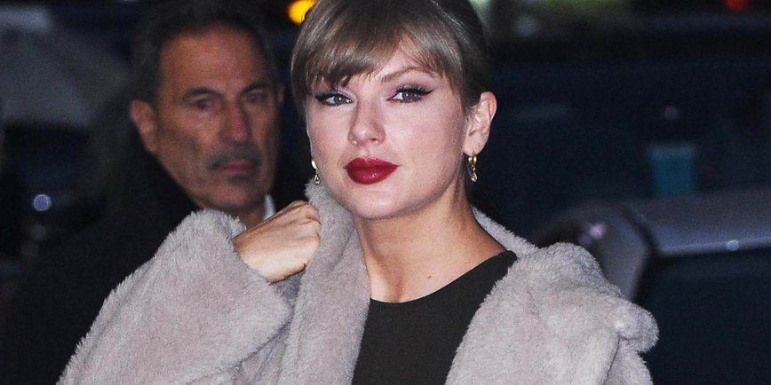 Taylor Swift's Cozy Teddy Coat Craze: LA's Ultimate Winter Must-Have