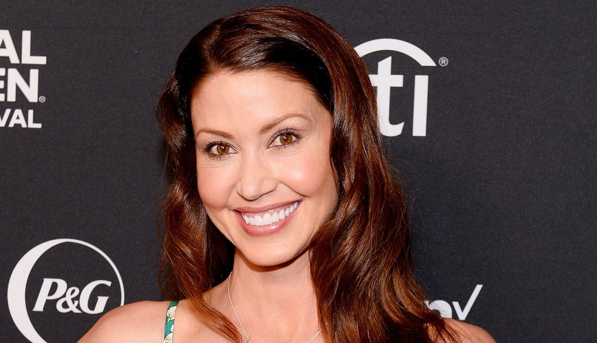 Shannon Elizabeth Stuns in Black Swimsuit: Check Out Her Mauritius Vibes!