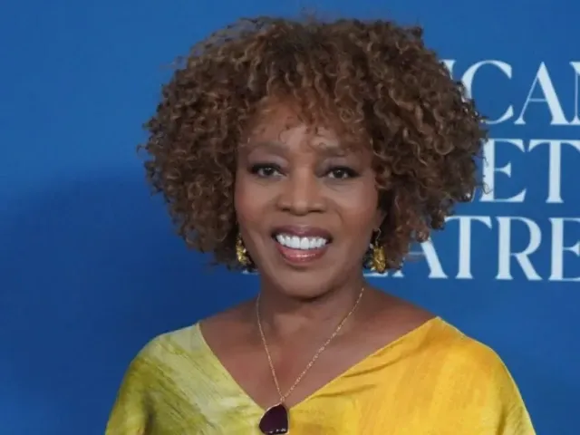 Alfre Woodard Breaks the Silence on Hollywood's Racial Roadblocks