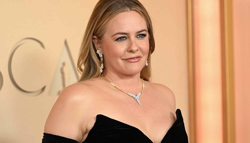 Alicia Silverstone's Glamorous Oscars Comeback After 30 Years