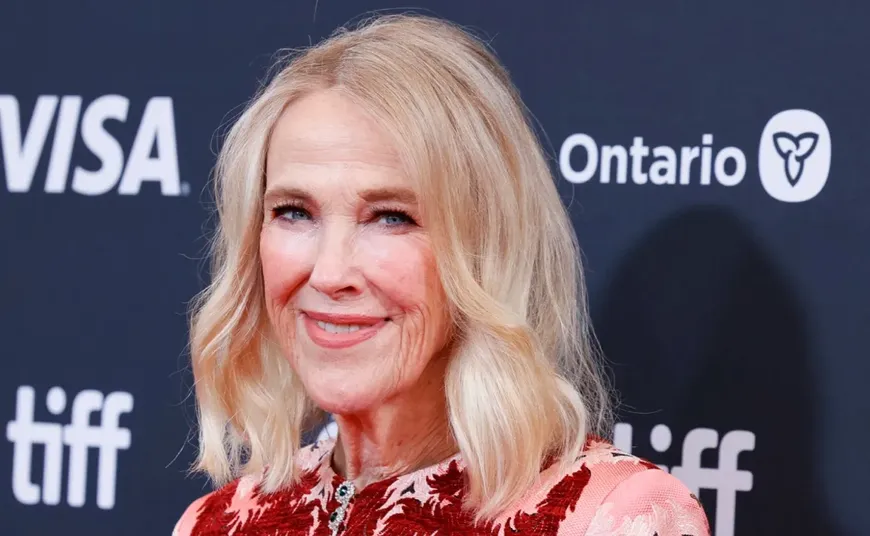 Catherine O’Hara, Beloved Star of ‘Schitt’s Creek’ and ‘Home Alone,’ Dead at 71