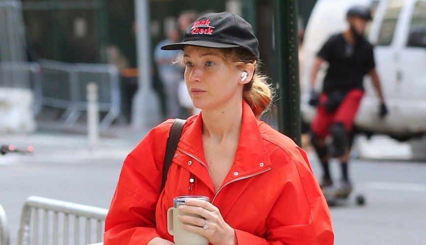 Jennifer Lawrence: New York's Ballcap Queen Strikes Again