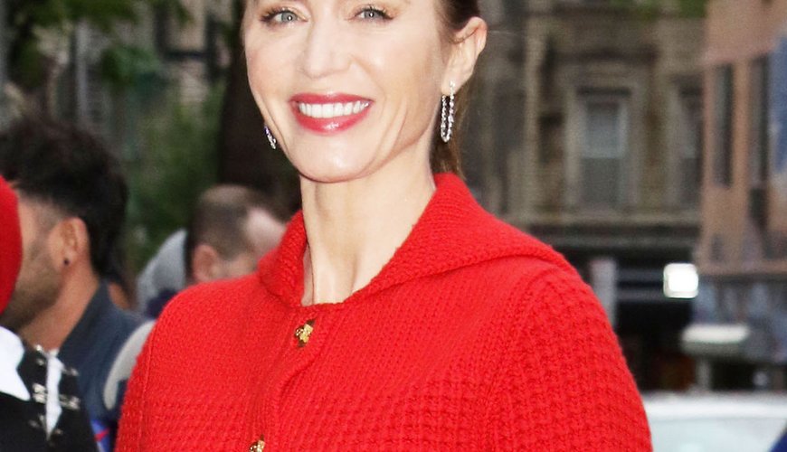 Emily Blunt Shines on Hollywood Walk of Fame with Star-Studded Ceremony