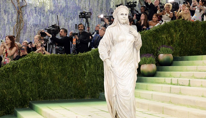Heidi Klum Transforms into a Living Statue at the 2026 Met Gala