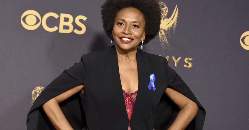 Jenifer Lewis Powers Up Cori Bush's Campaign Trail
