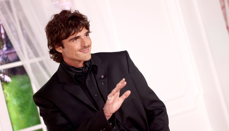 Jacob Elordi's Steamy Set Mishap: Hospitalized After Shower Burn