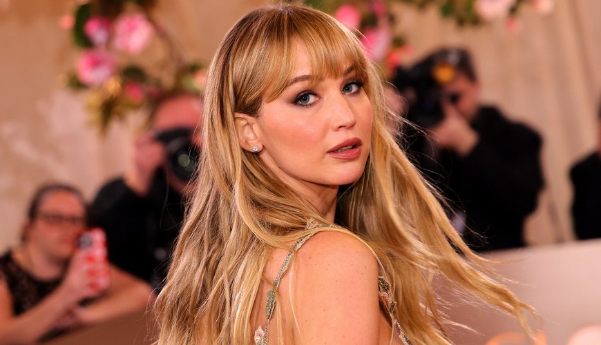 Jennifer Lawrence: Hollywood Luminary Who Identifies as a "Stay-at-Home Mom"