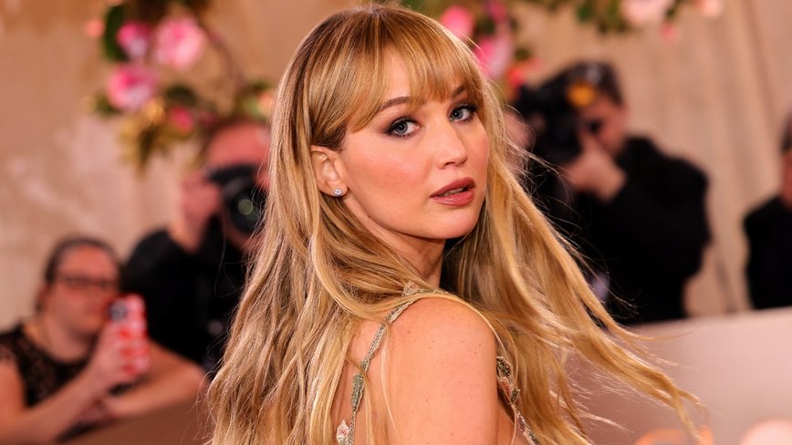 Jennifer Lawrence: Hollywood Luminary Who Identifies as a "Stay-at-Home Mom"