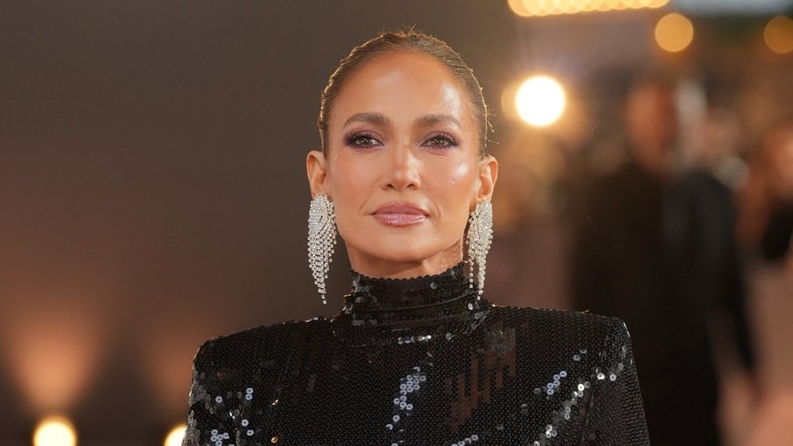 Jennifer Lopez's 'True New Yorker' Comment Sparks Global Debate
