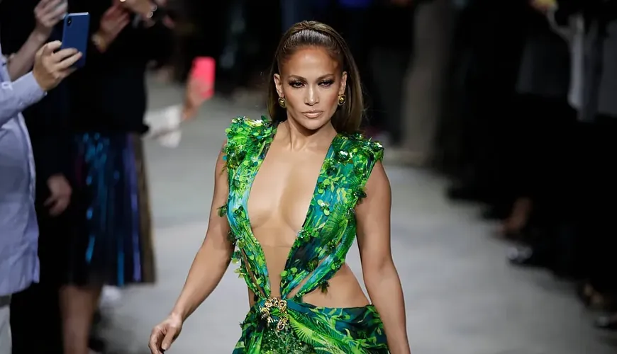 JLo's Fiery IG Video at 56 – Hollywood's Hottest Drama Unfolds