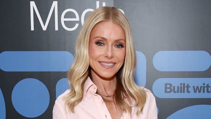 Kelly Ripa's Snowy NYC Bliss: A $27M Holiday Hideaway with Hollywood Glam