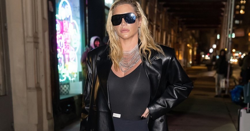 Kesha Sizzles in Nighttime Beach Bikini Shoot – Fans Can't Get Enough!