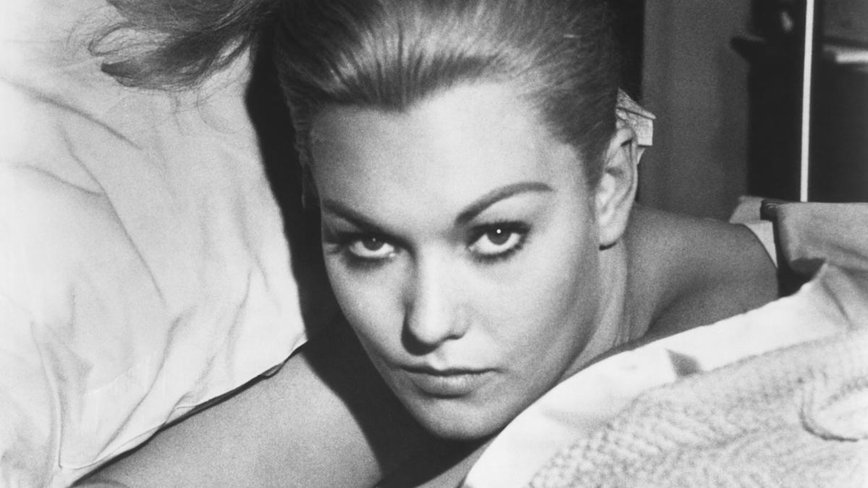 Hollywood Legend Kim Novak, 92, Steals the Show at Venice Film Festival Post-Glamour Exit