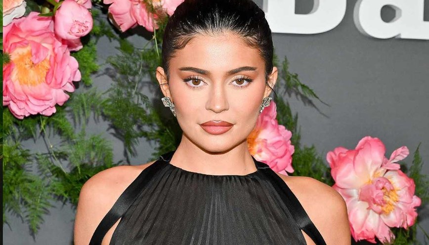 Kylie Jenner Spills on Keeping Her Personal Life Under Wraps