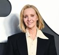 Lisa Kudrow Stuns with Her Barely-There Glam: A Natural Beauty Icon