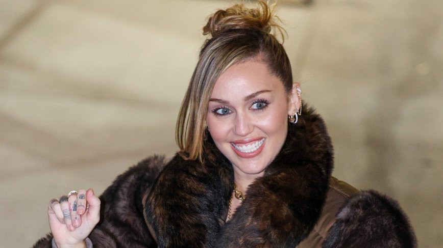 Miley Cyrus' Wild Teeth Glow-Up: Hollywood's Latest Shocker!