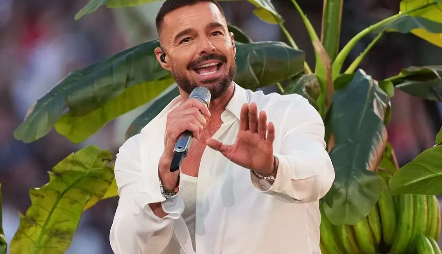 Ricky Martin Flashes His Ageless Ripped Physique at 54 Before Crushing the Super Bowl Stage – Cali Vibes!