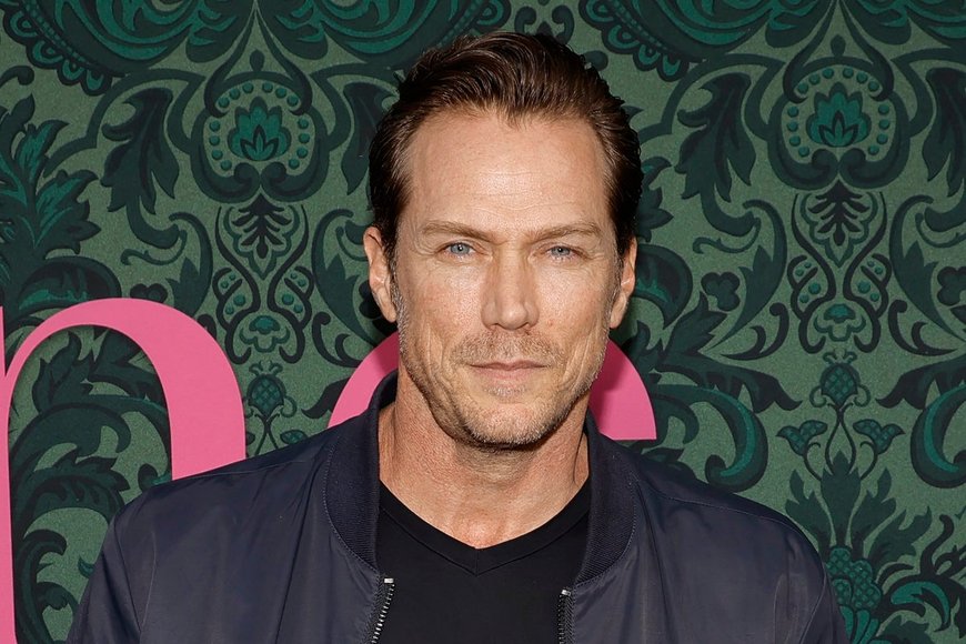 Jason Lewis