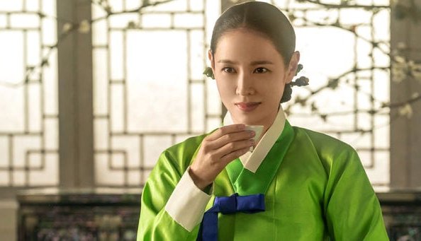 Son Ye-jin Navigates Hanbok Challenges While Promoting 'Scandal' in Korea