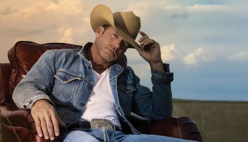 Taylor Sheridan Calls Out Hollywood Execs: 'I'm Going to Tell'