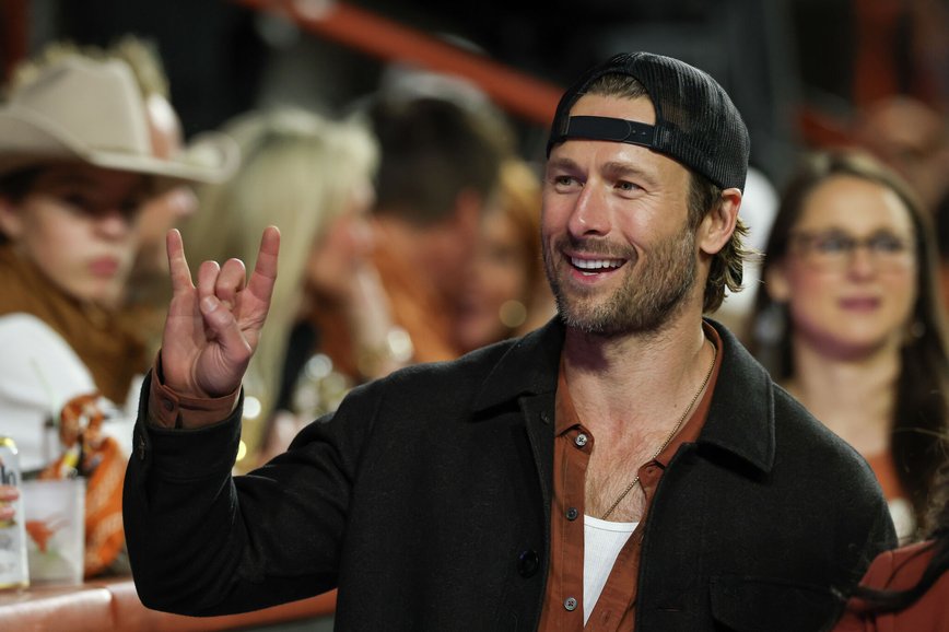 Hollywood Heartthrob Glen Powell Shocks Mercer Grads with Surprise Campus Appearance