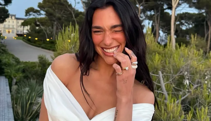 Dazzling Diamonds: The Engagement Rings of 2025 Lighting Up Hollywood