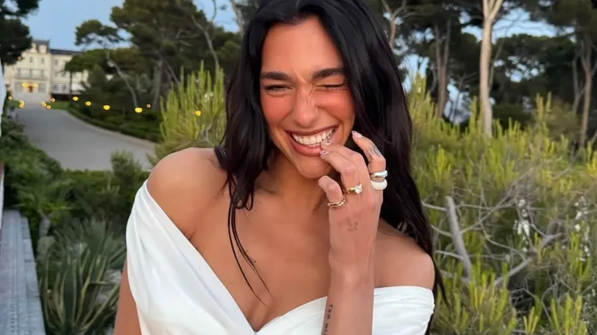 Dazzling Diamonds: The Engagement Rings of 2025 Lighting Up Hollywood