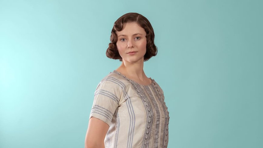 Thomasin McKenzie Spills on Juggling Hollywood, Impostor Syndrome, and New Roles