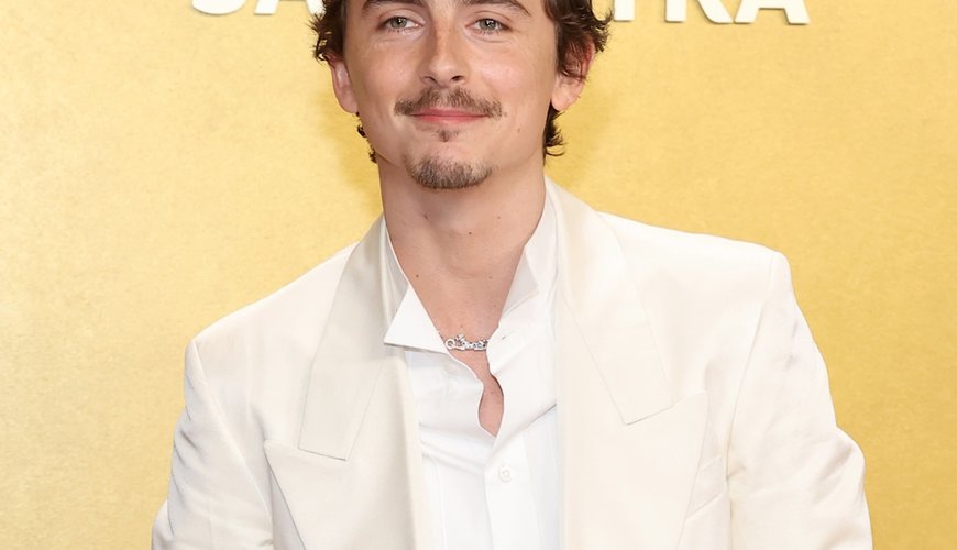 Timothée Chalamet Steals the Spotlight with Fashion and Emotion at the 2026 Actors Awards