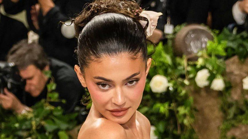 Met Gala Curse: The Fashion Event with a Relationship Hex